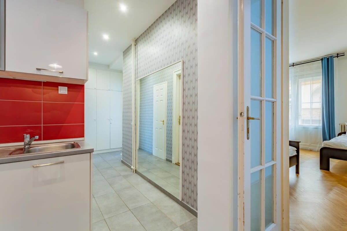 Home Away From Home In The Center بودابست المظهر الخارجي الصورة
